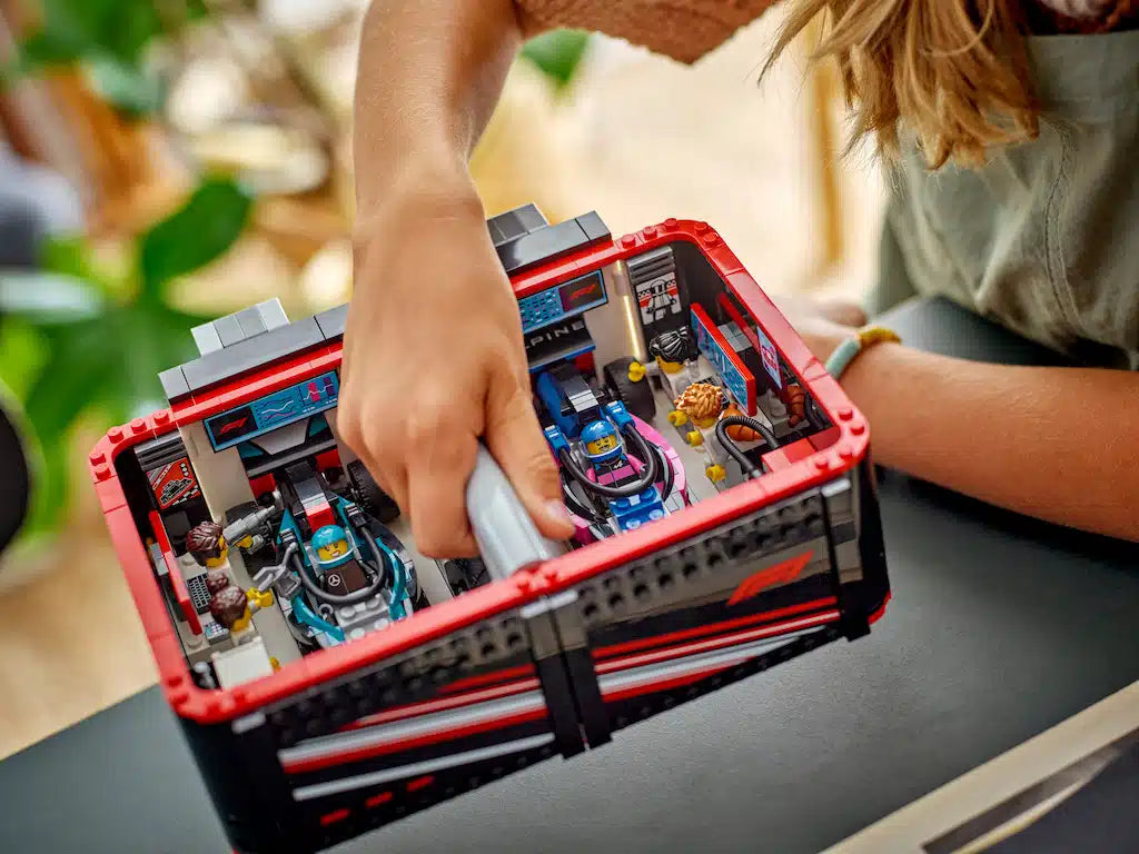 F1® Garage & Mercedes-AMG & Alpine Cars LEGO 60444