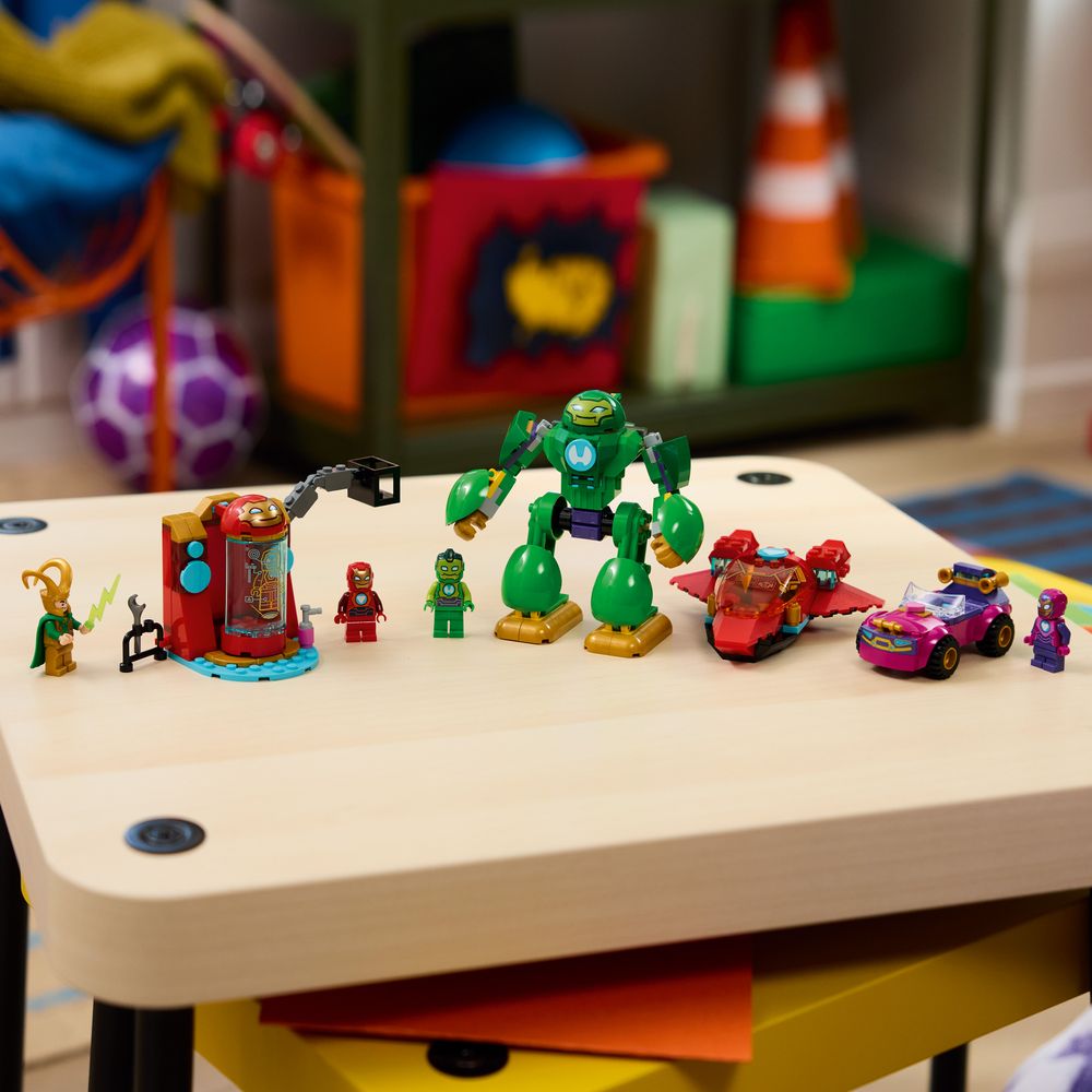 Loki vs. Team Iron Man LEGO 11211