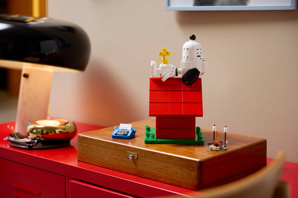 Peanuts: Snoopy's Doghouse LEGO 21368