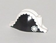 2528pb02 | Minifigure, Headgear Hat, Pirate Bicorne with Cockade on Black Scalloped Background Pattern | LEGOPART