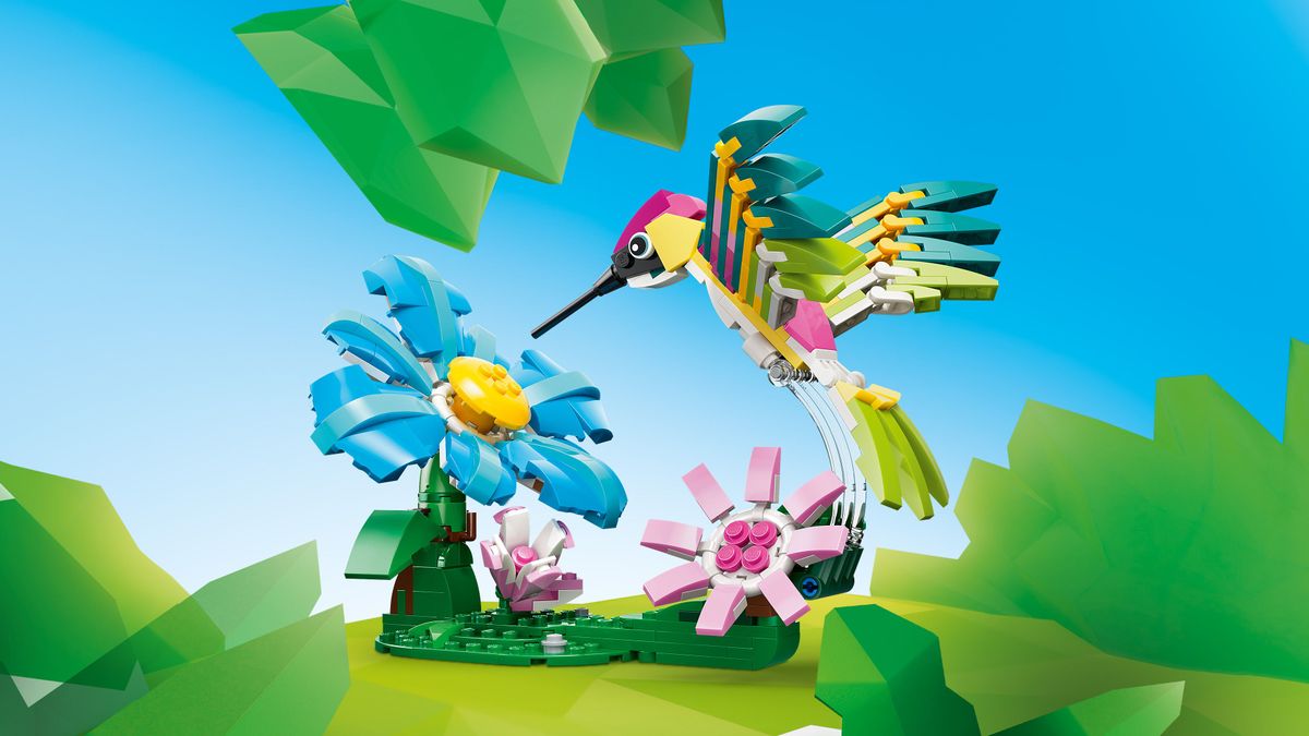 Wild Animals: Colorful Hummingbird LEGO 31384