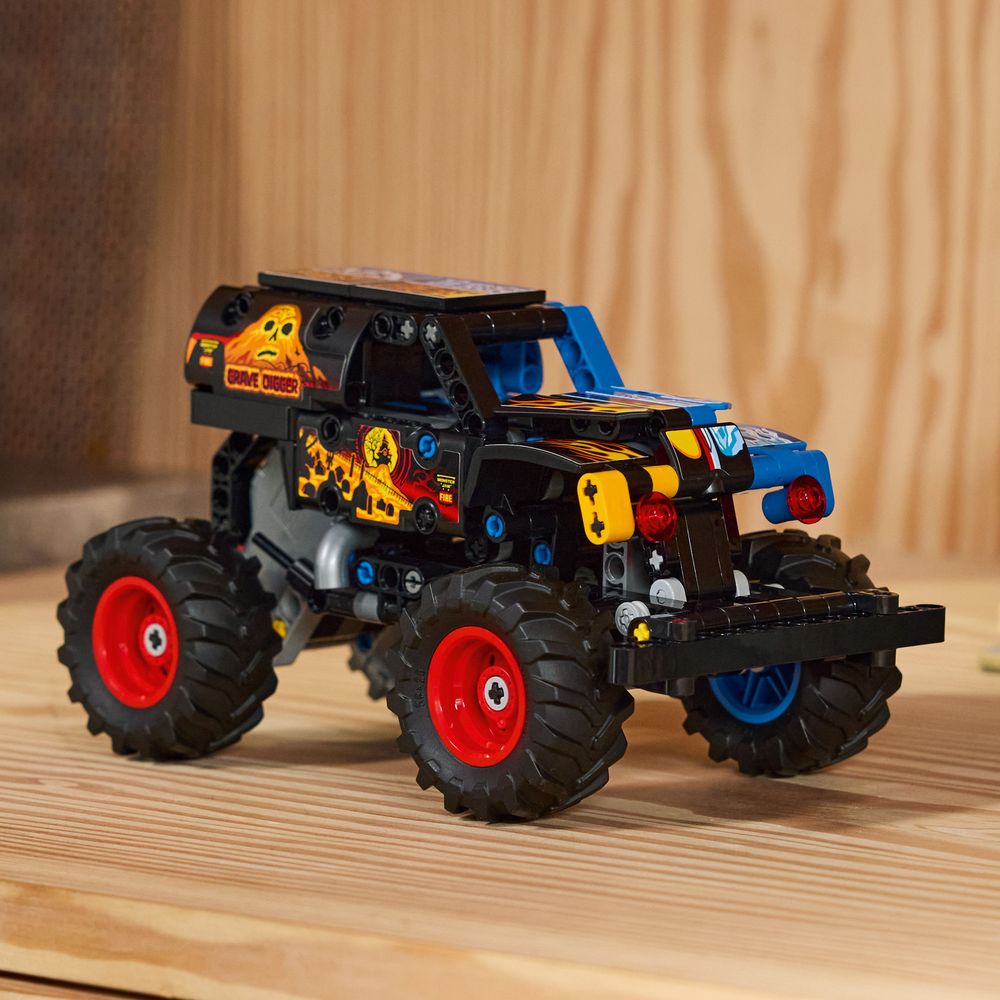 Monster Jam™ Grave Digger™ Fire and Ice LEGO 42219