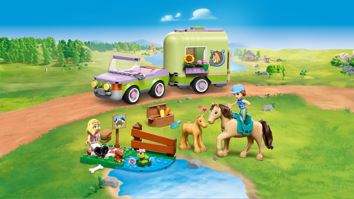 Horse & Baby Foal Trailer LEGO 42695