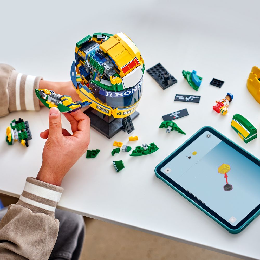 Ayrton Senna Helmet LEGO 43024