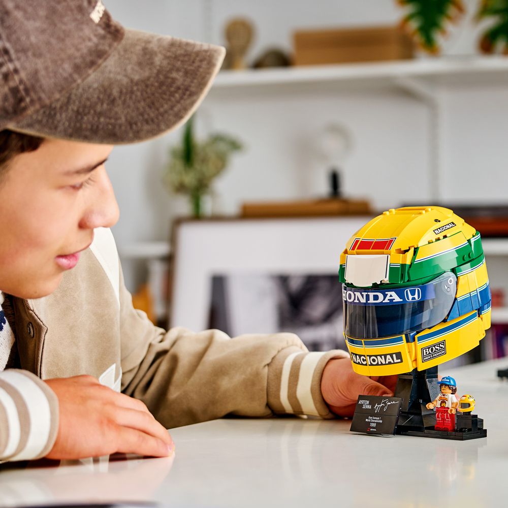 Ayrton Senna Helmet LEGO 43024