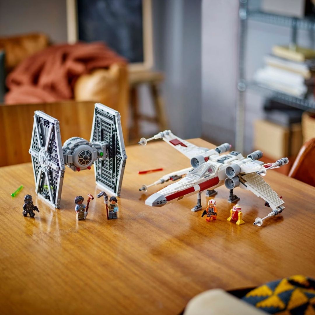 X Wing and Tie Fighter LEGO 75393