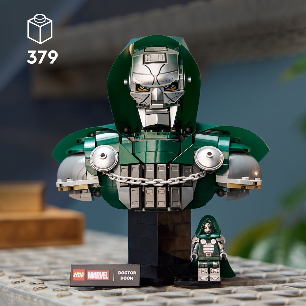 Doctor Doom Bust LEGO 76345