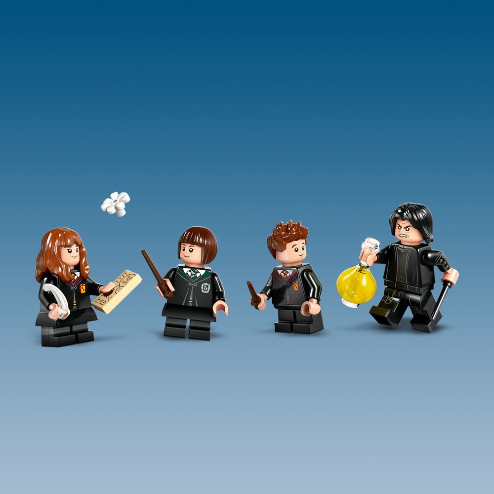 Hogwarts™ Castle: Potions Class LEGO 76431