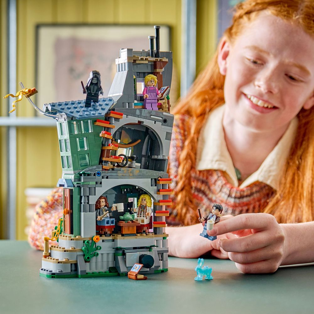 Luna Lovegood's House LEGO 76467