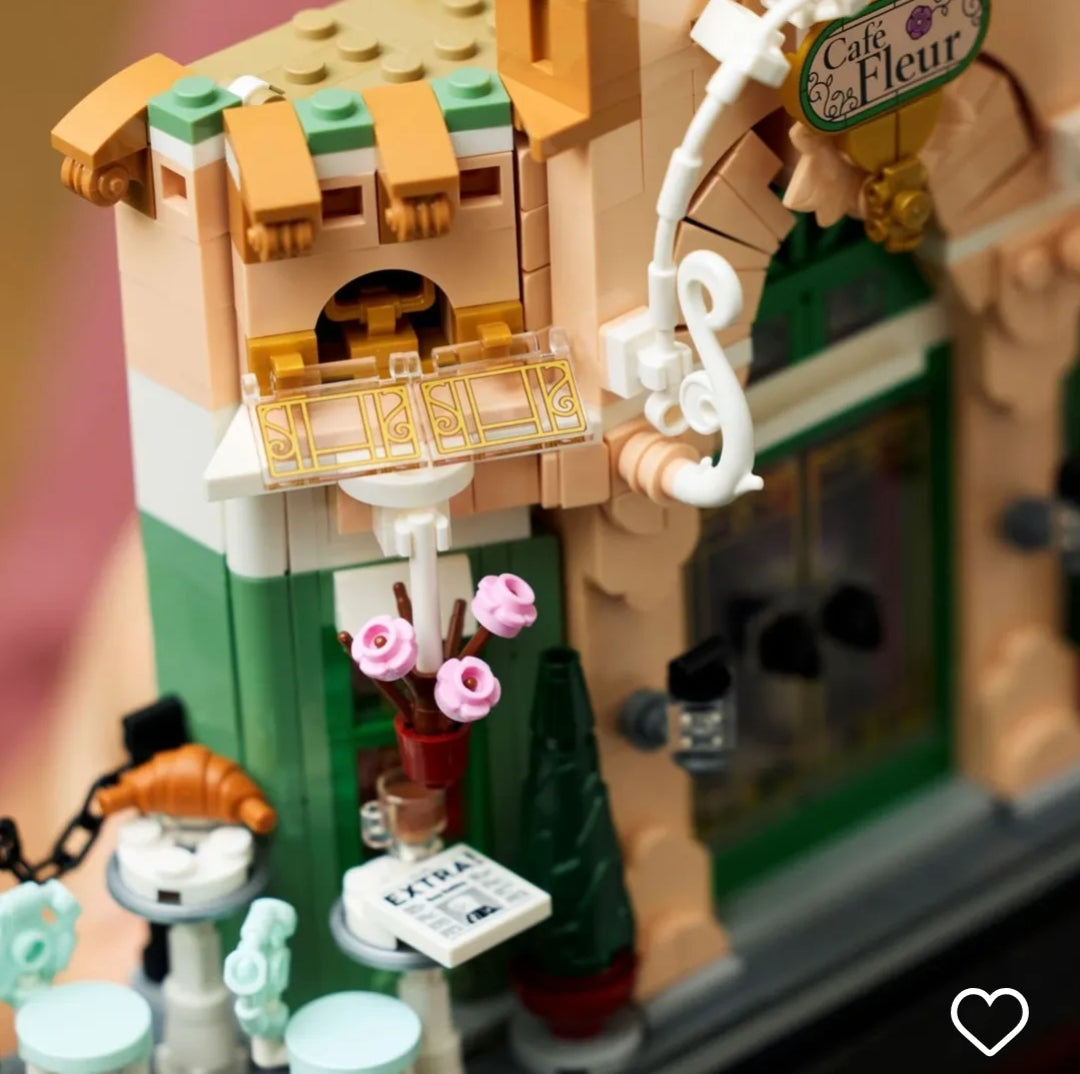 Parisian cafe LEGO 10362