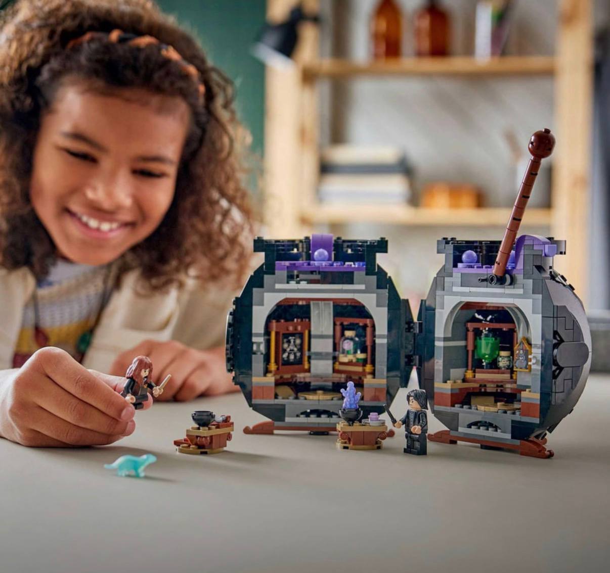 Cauldron: Secret Potions Classroom LEGO 76464