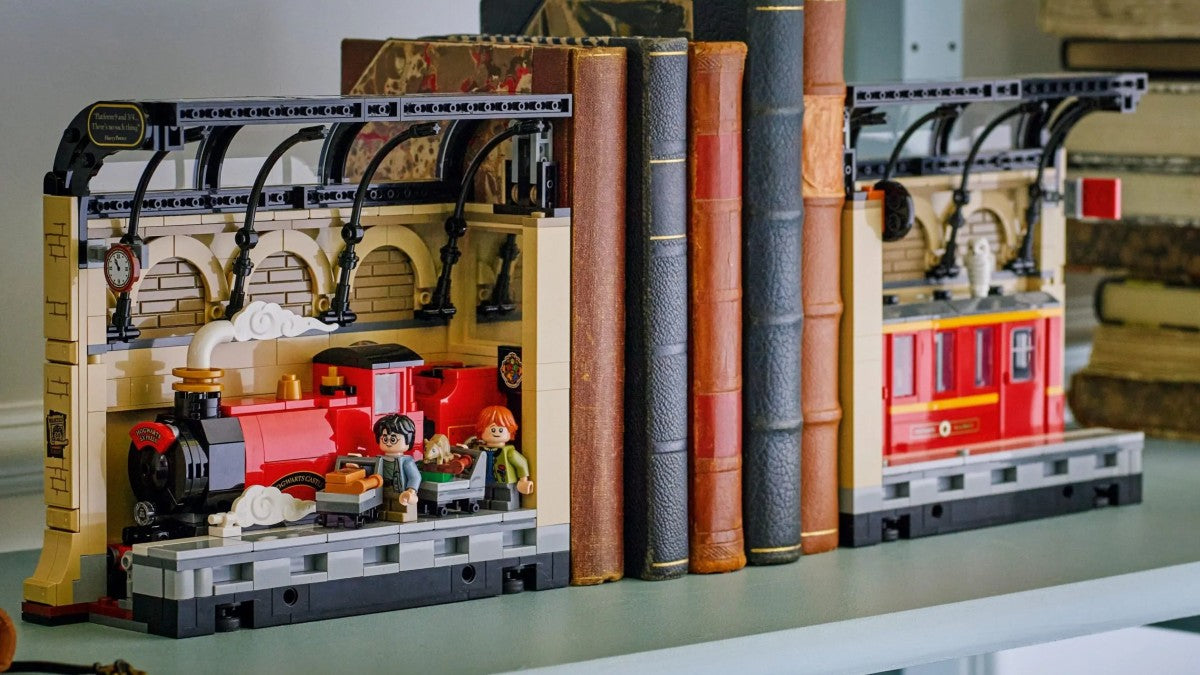 Book Nook: Hogwarts™ Express LEGO 76450