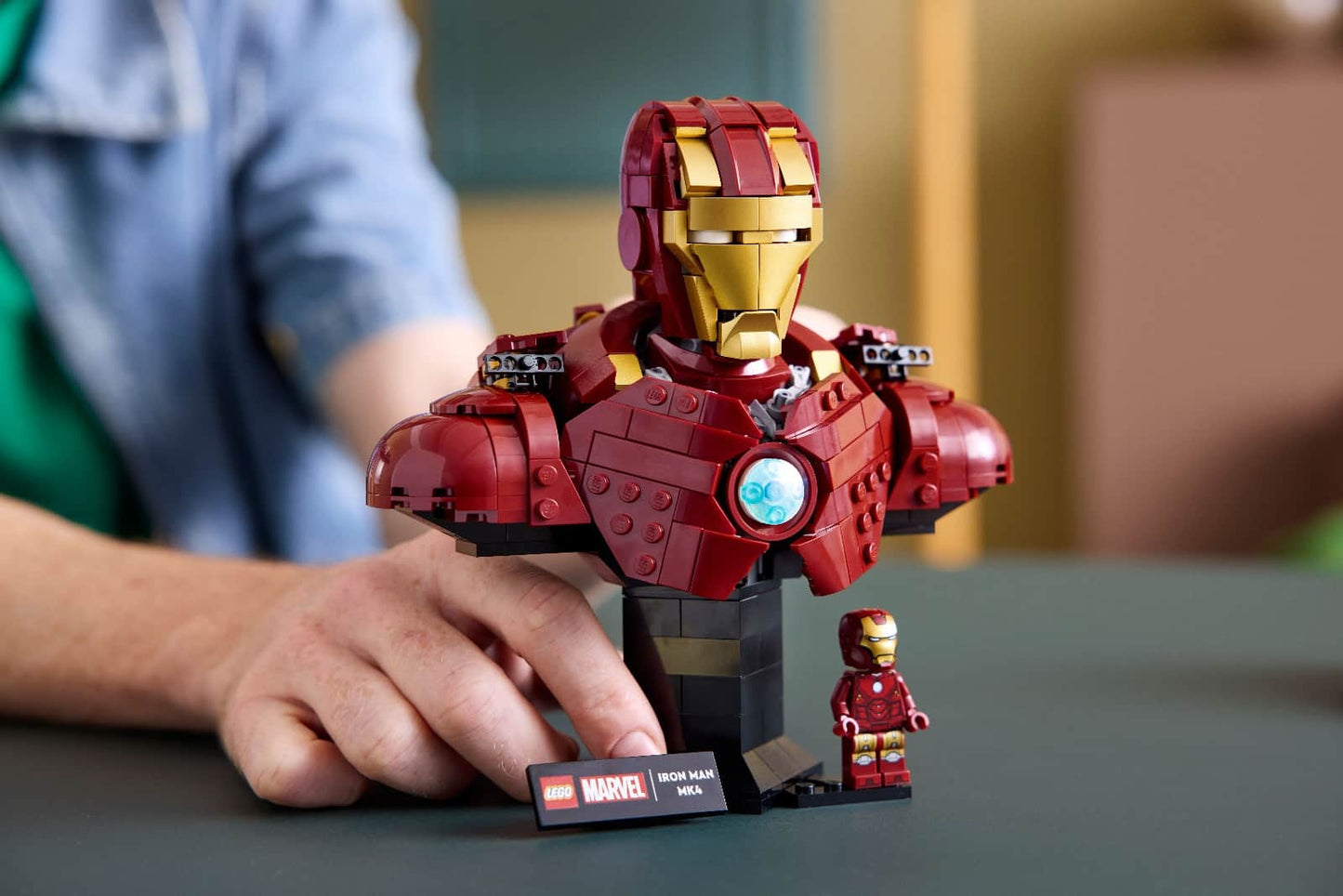 Iron Man MK4 Bust LEGO 76327