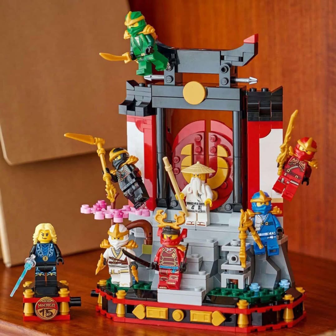Ninja Character Display 15th Anniversary LEGO 71866