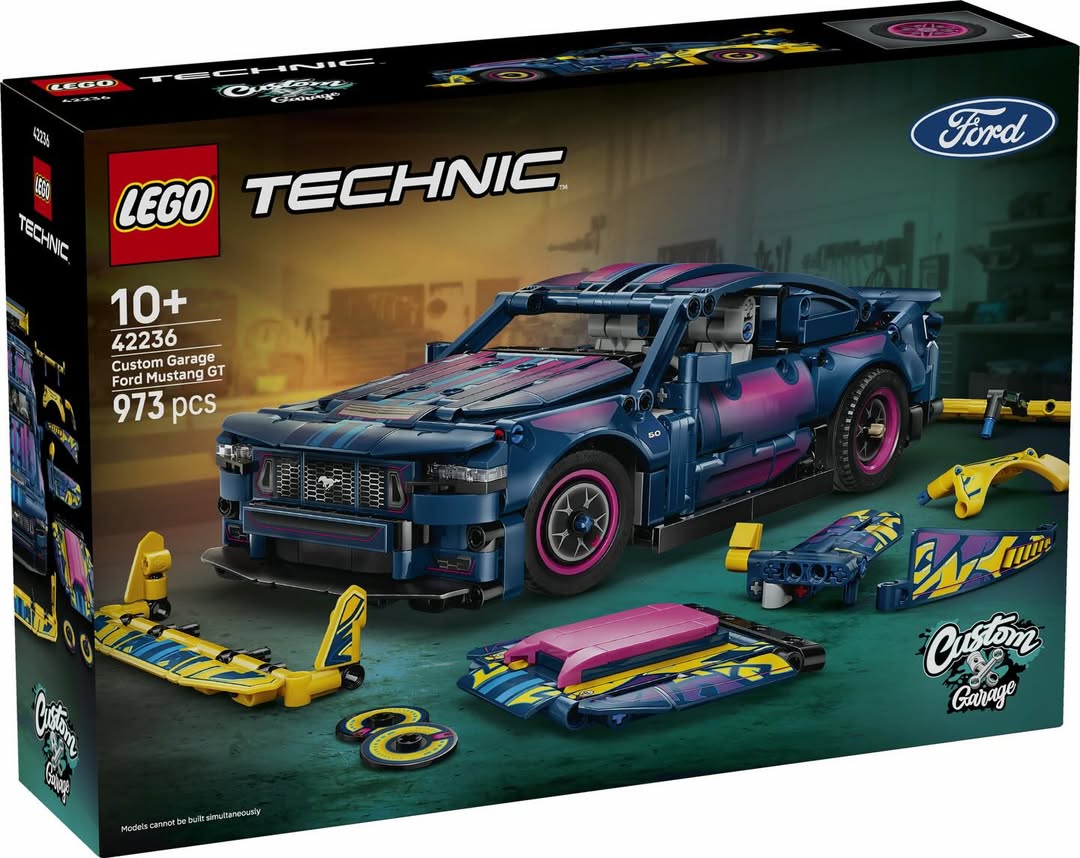 Custom Garage Ford Mustang GT LEGO 42236