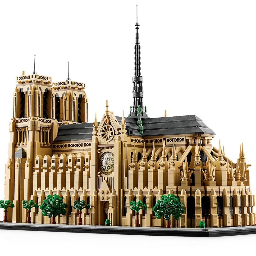 Notre Dame Cathedral LEGO 21061