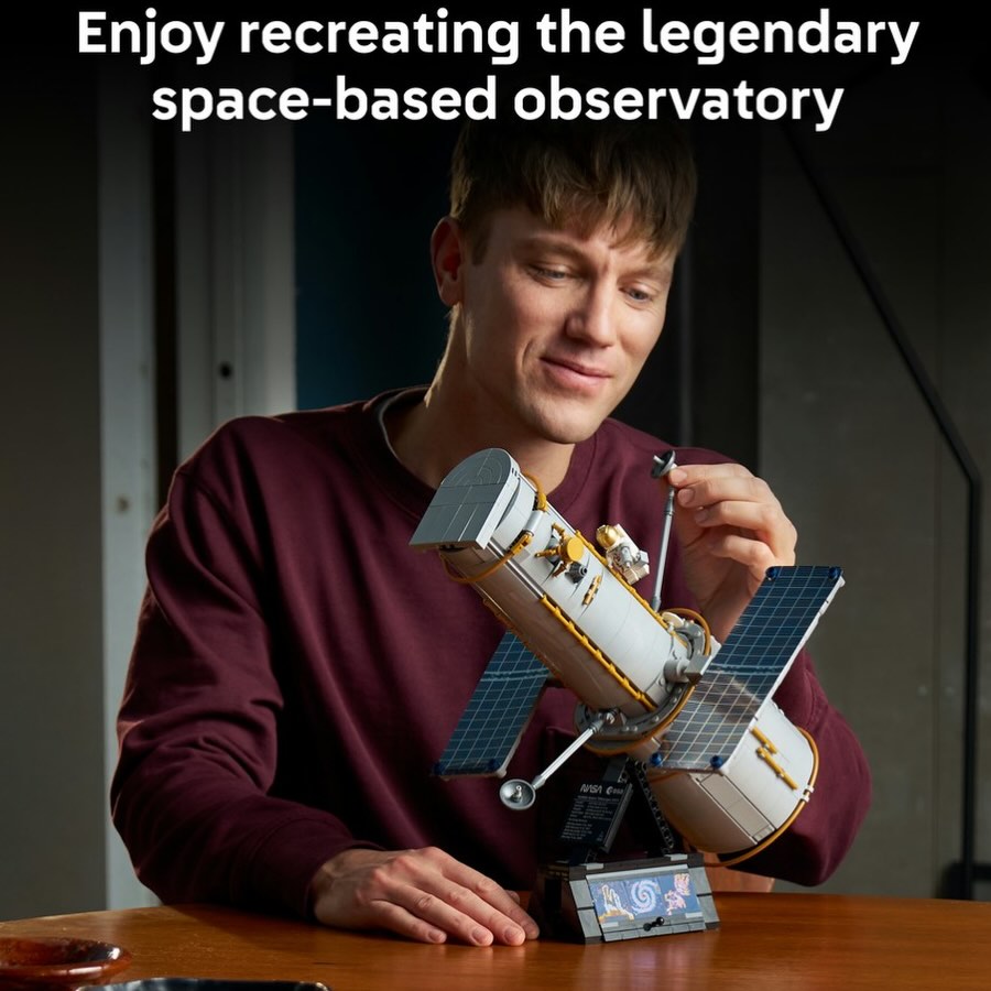 Hubble Space Telescope LEGO 11382