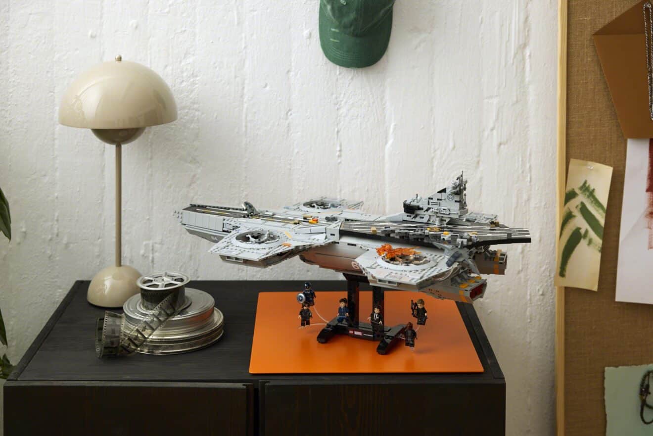 S.H.I.E.L.D. Helicarrier LEGO 76354
