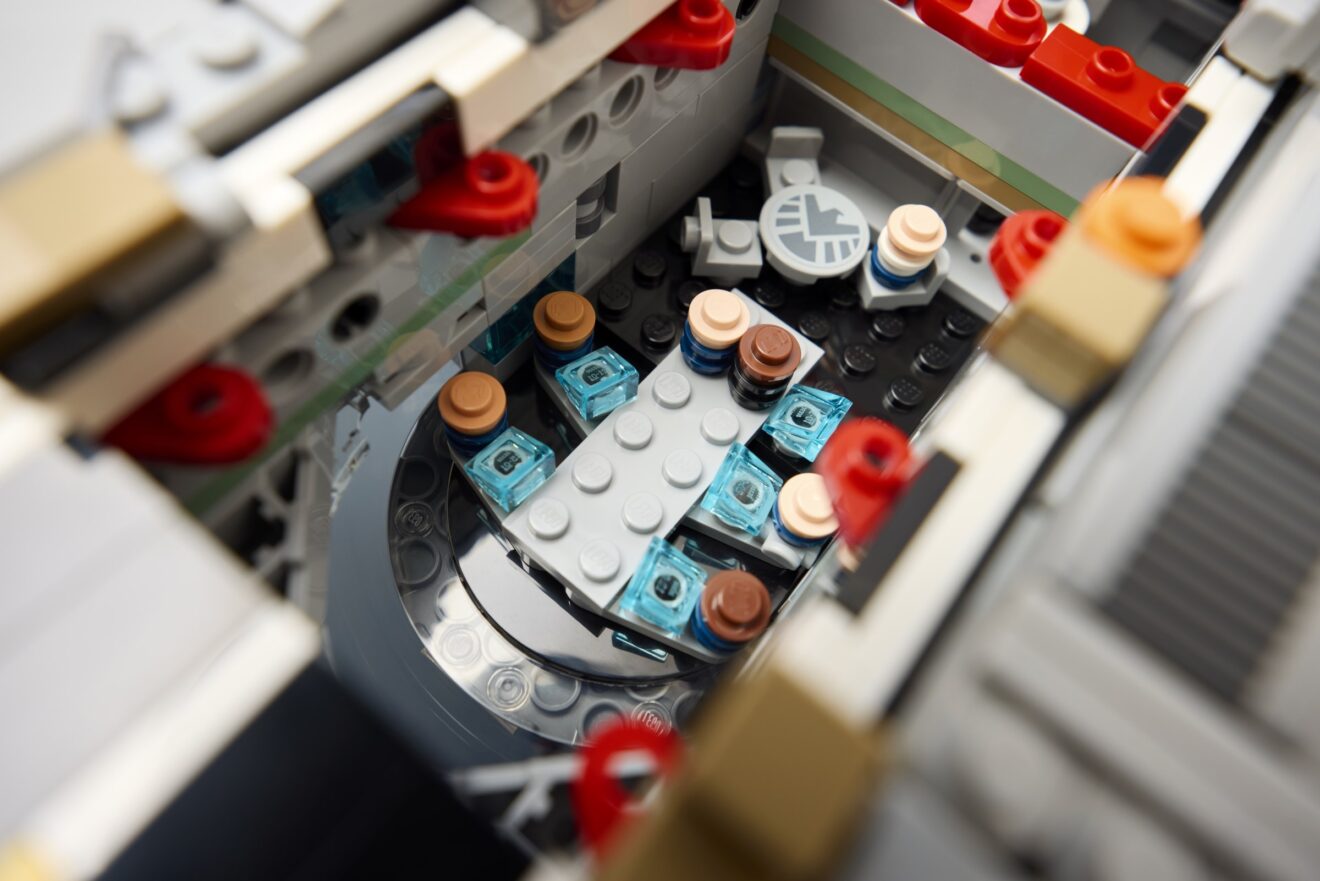 S.H.I.E.L.D. Helicarrier LEGO 76354