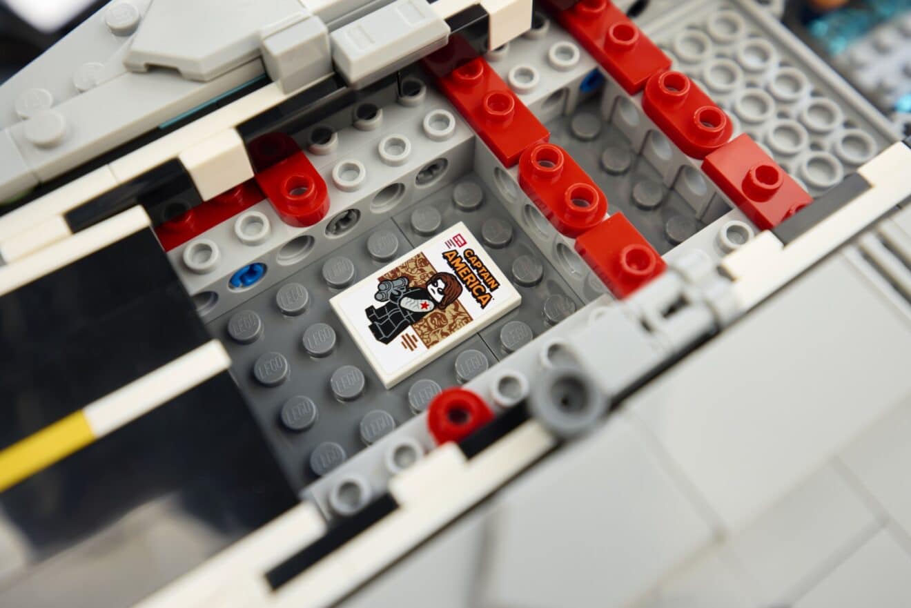 S.H.I.E.L.D. Helicarrier LEGO 76354