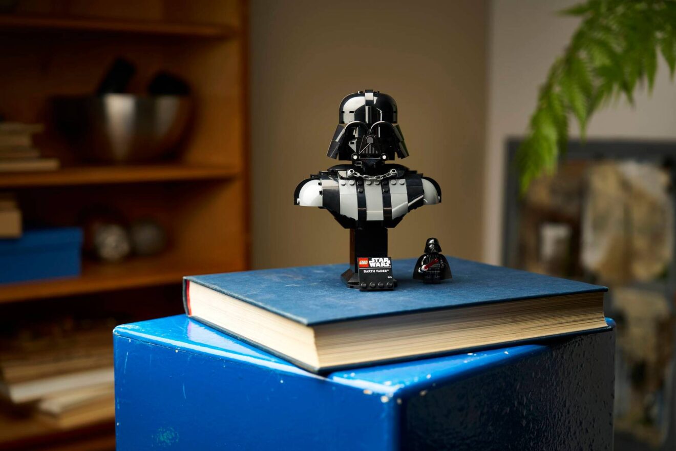 Darth Vader Bust LEGO 75439